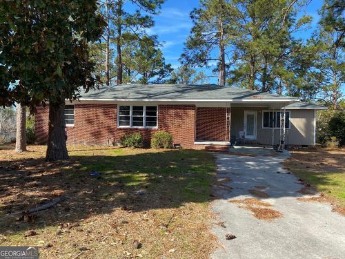 843 Prosperity Dr, Swainsboro, GA, 30401-4612 | Card Image