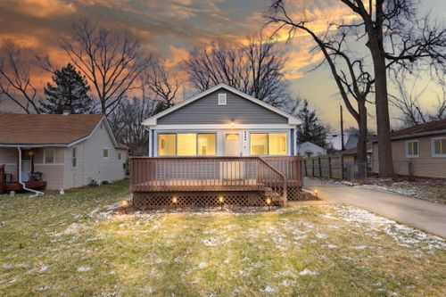 3995 Cresthaven Dr, Waterford, MI, 48328-4020 | Card Image