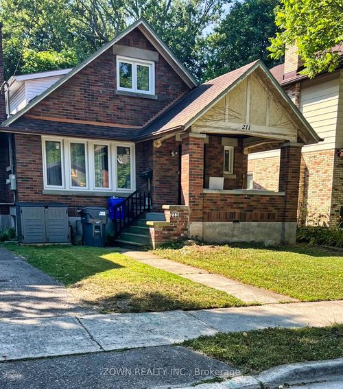 211 Bernard Ave, London, ON, N6A2M9 | Card Image