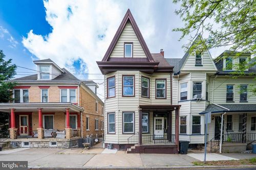 39 S 10th St, EASTON, PA, 18042-4244 | Card Image