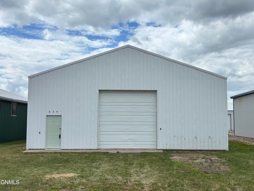 824 19th Avenue Ne, Beulah, ND, 58523 | Card Image