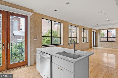401-1335 Pine St, PHILADELPHIA, PA, 19107-5824 | Card Image