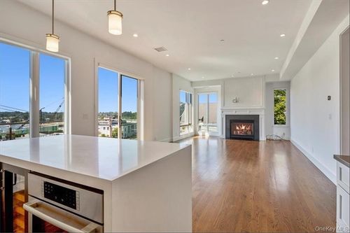 ph-401-422 E Boston Post Road, Rye Town, NY, 10543 | Card Image