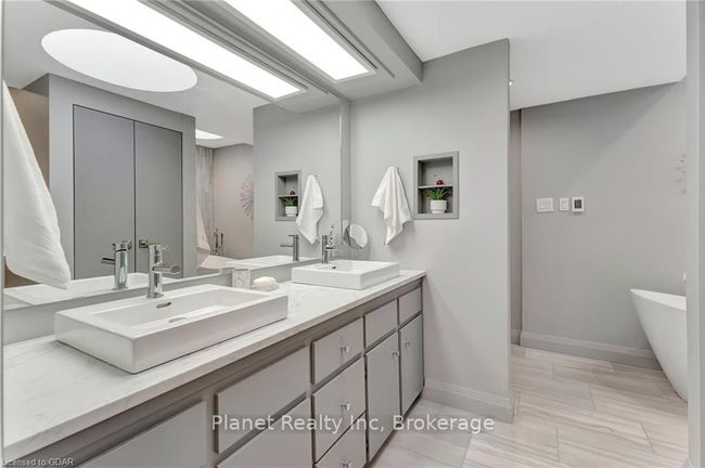 7011 Concession 4, House other with 3 bedrooms, 4 bathrooms and 20 parking in Puslinch ON | Image 34