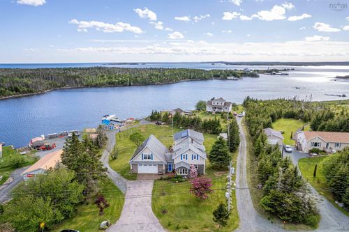 2270 Ostrea Lake Rd, Ostrea Lake, NS, B0J2L0 | Card Image