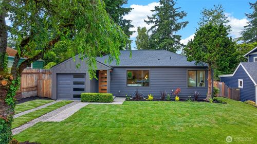 3152 Ne 82nd St, Seattle, WA, 98115-4750 | Card Image