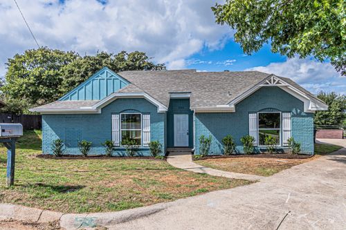 4706 Artesia Ct, Arlington, TX, 76016-5505 | Card Image