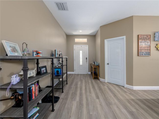 6018 Gannetdale Dr, House other with 5 bedrooms, 2 bathrooms and null parking in LITHIA FL | Image 10