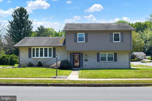 204 Somerset Dr, Shiremanstown, PA, 17011-6548 | Card Image