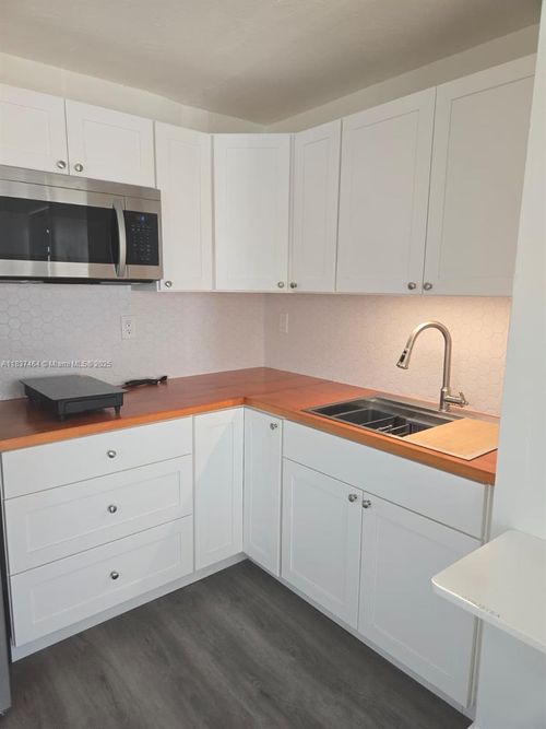 apt-2-2115 N 17th Ct, Hollywood, FL, 33020-2209 | Card Image