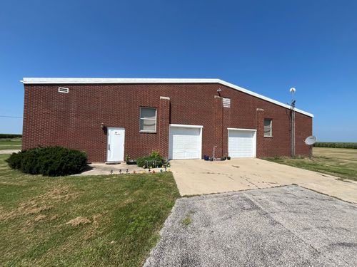 40 W Goodfarm Rd, Dwight, IL, 60420-9663 | Card Image