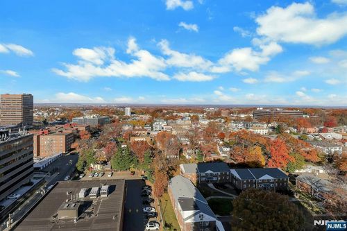 2150 Center Ave, Fort Lee, NJ, 07024-5806 | Card Image