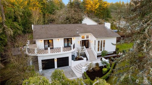 18509 Ne 27th Street, Redmond, WA, 98052 | Card Image