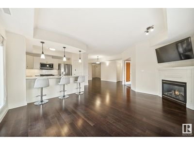 10232 115 St Nw, Condo with 2 bedrooms, 2 bathrooms and 2 parking in Edmonton AB | Image 3