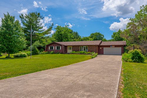 13 Grand Oaks Dr, Lincoln, IL, 62656-5320 | Card Image