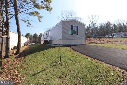 5016 Old Timber Rd, Stroudsburg, PA, 18360-9193 | Card Image