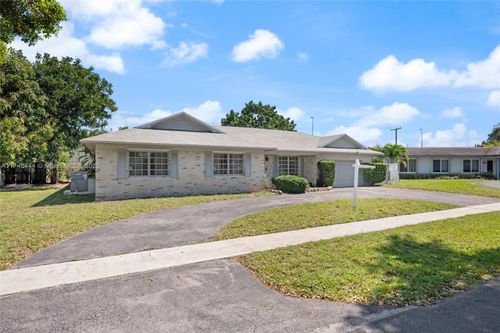 940 Sw 52nd Ave, Plantation, FL, 33317-4724 | Card Image