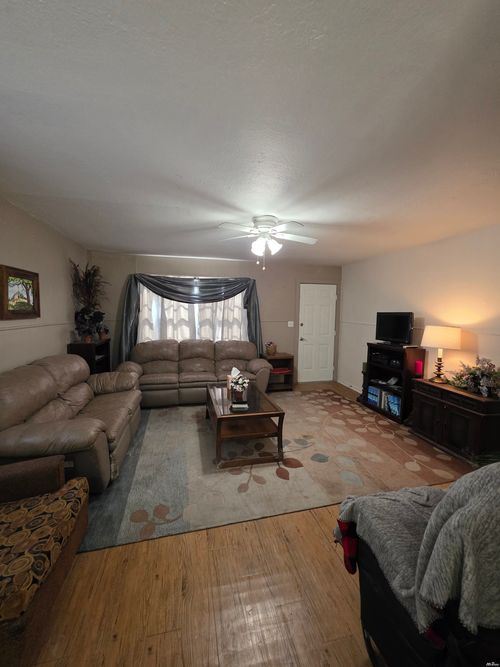 1010 S 6th St, Artesia, NM, 88210-2703 | Card Image