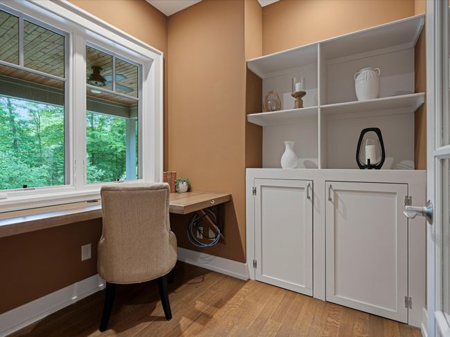 Office Inset in Primary Bedroom | Image 38