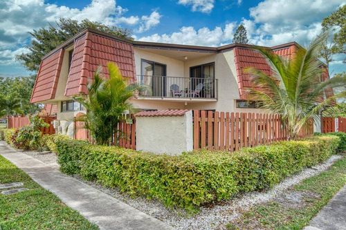 3838 Victoria Dr, West Palm Beach, FL, 33406-4925 | Card Image