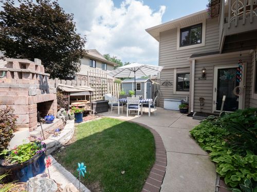 16352 W Coachlight Dr, New Berlin, WI, 53151-1475 | Card Image