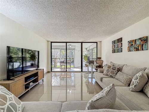 apt-202-16475 Golf Club Rd, Weston, FL, 33326-1675 | Card Image