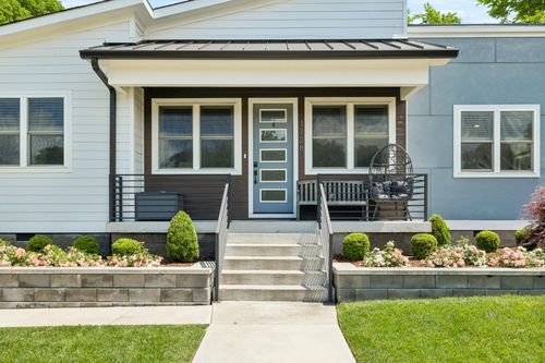 1728 14th Ave N, Nashville, TN, 37208-2037 | Card Image