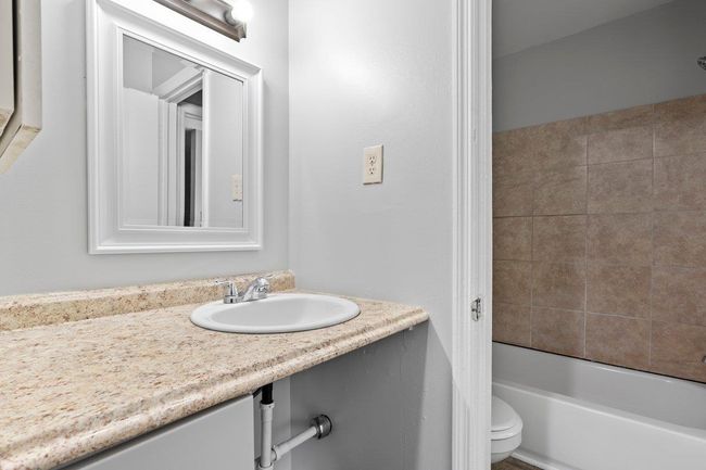 5250 - 5250 Flowering Peach Dr, House other with 3 bedrooms, 2 bathrooms and null parking in Memphis TN | Image 12