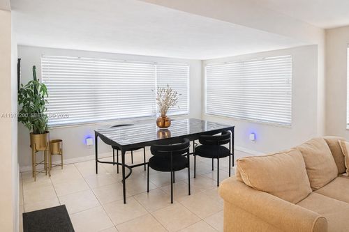 30 Ne 26th St, Wilton Manors, FL, 33305-1028 | Card Image