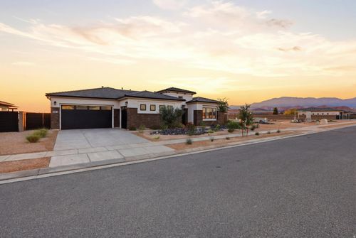 108-81 N Highland Pkwy, Washington, UT, 84780-3586 | Card Image