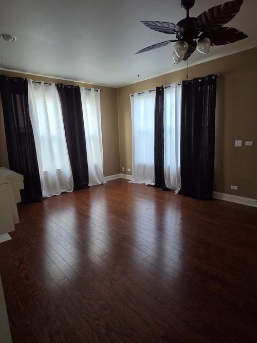 3328 Holden Cir, Matteson, IL, 60443-4429 | Card Image