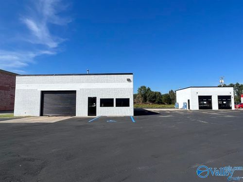 810 Chemstrand Ave, Decatur, AL, 35601 | Card Image