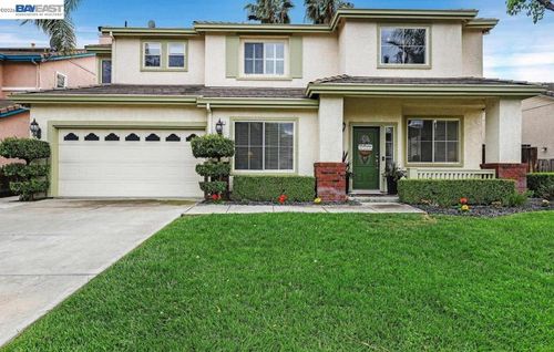 828 Hollowbrook Dr, Brentwood, CA, 94513-6123 | Card Image