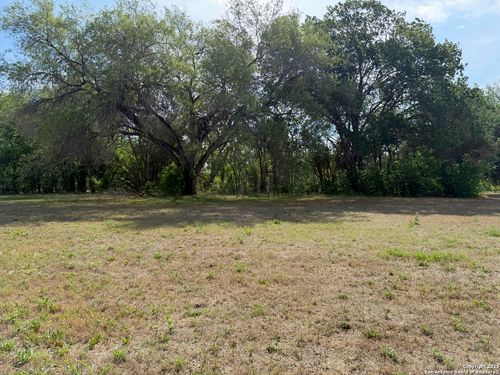 13 Hollamon Dr, Seguin, TX, 78155 | Card Image