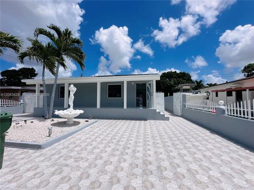 82 E 16th St, Hialeah, FL, 33010-3126 | Card Image