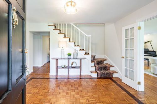 16 Cayuga Rd, Scarsdale, NY, 10583-6921 | Card Image