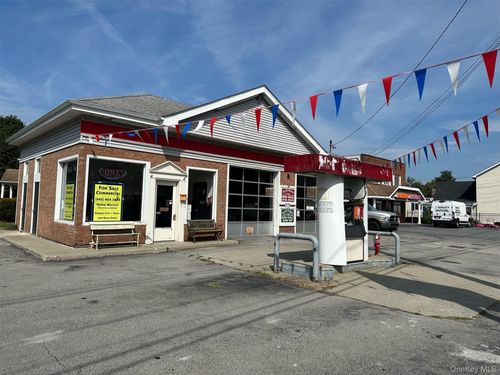 1599 Main St, Pleasant Valley, NY, 12569-7835 | Card Image