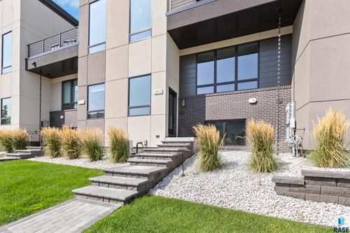 2803 S Terry Ave Avenue, Sioux Falls, SD, 57106 | Card Image