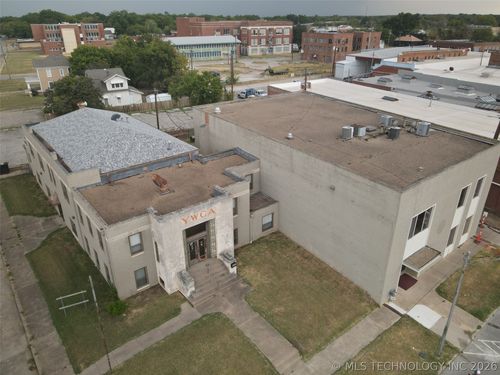 27 W Broadway St, Ardmore, OK, 73401-6224 | Card Image