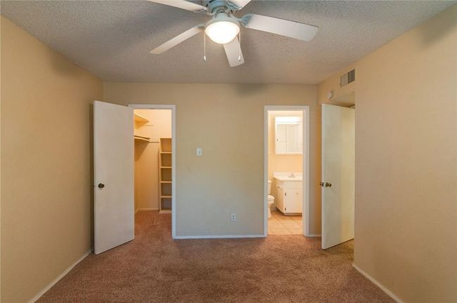 411 S Dooley St, Condo with 10 bedrooms, 5 bathrooms and 8 parking in Grapevine TX | Image 37