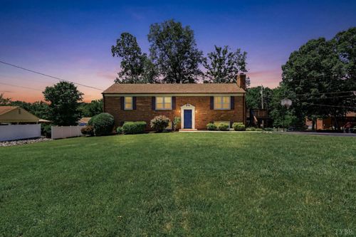 201 Forest Dale Dr, Forest, VA, 24551-2770 | Card Image