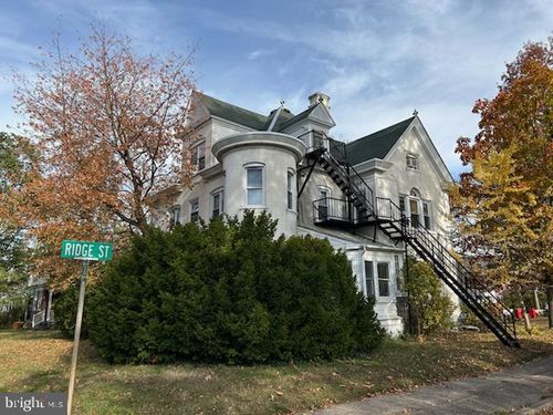 135 E 3rd St, Lansdale, PA, 19446-2666 | Card Image