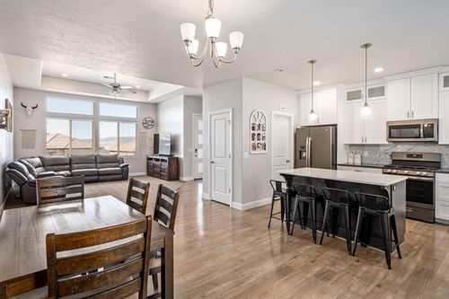 371 S 3525 W, Cedar City, UT, 84720-8663 | Card Image