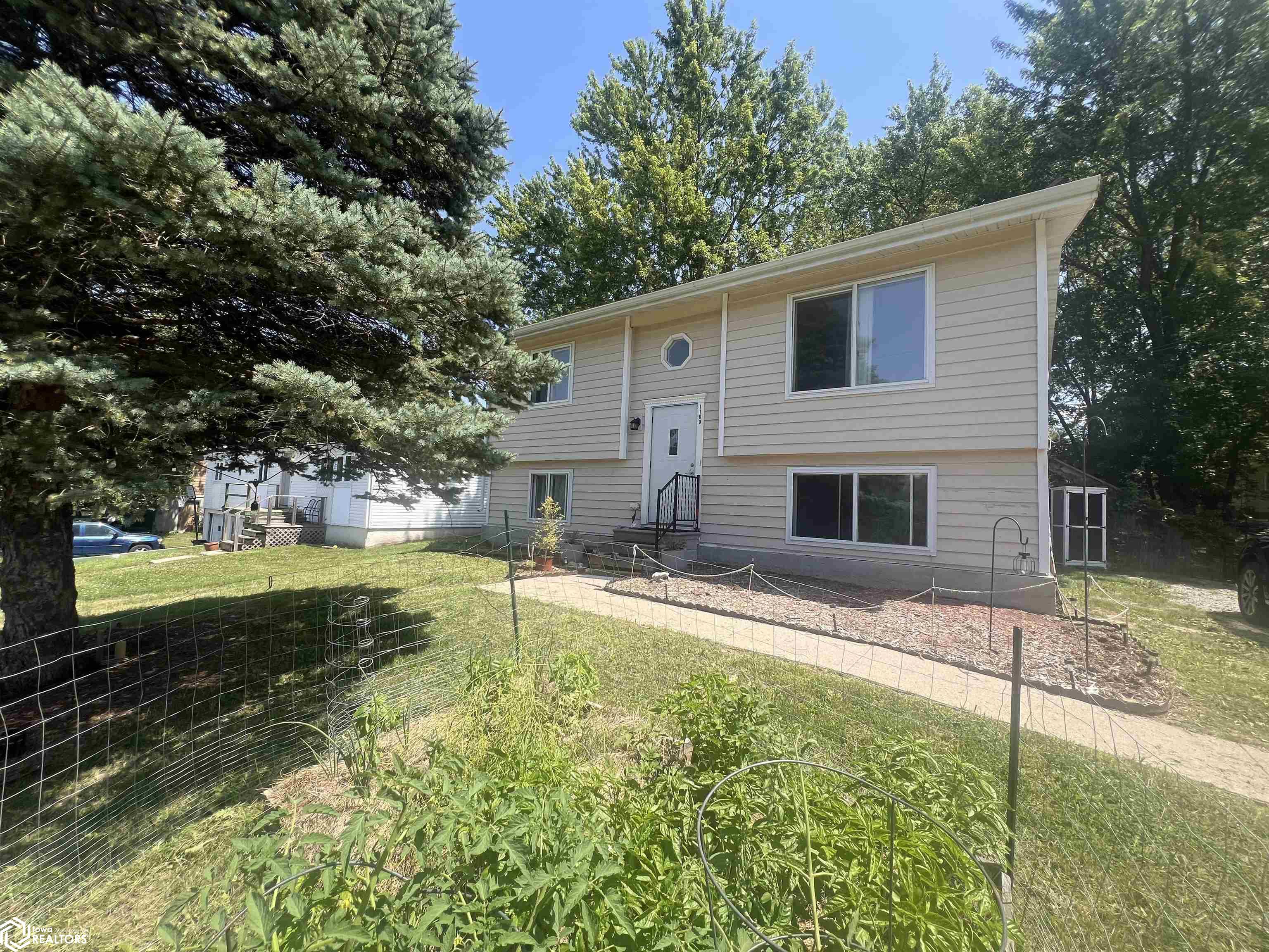 Sunset Dr, Fairfield, IA 52556
