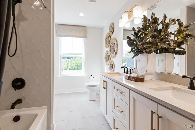 Hall Bath | Image 33