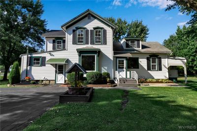 6773 Townline Road, Home with 5 bedrooms, 2 bathrooms and null parking in Pendleton NY | Image 2