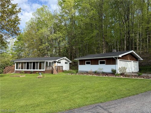 10633 Sherman Rd, Chardon, OH, 44024-8422 | Card Image
