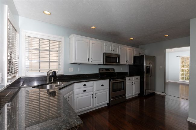 81306 Lost Valley Dr, Condo with 3 bedrooms, 3 bathrooms and 2 parking in Mars PA | Image 4