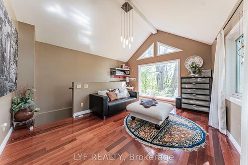 75 Shilton Rd, Scarborough, ON, M1S2J8 | Card Image