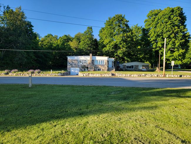4642 Main St, House other with 8 bedrooms, 5 bathrooms and null parking in Onekama MI | Image 17